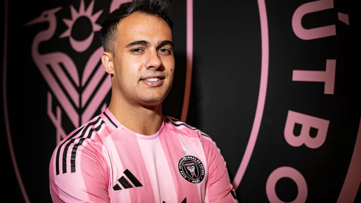 Sergio Reguilón, futbolista español en su presentación en Inter Miami.