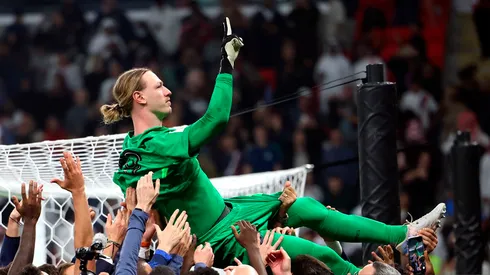 Matvéi Safónov celebra la Copa Intercontinental con PSG.