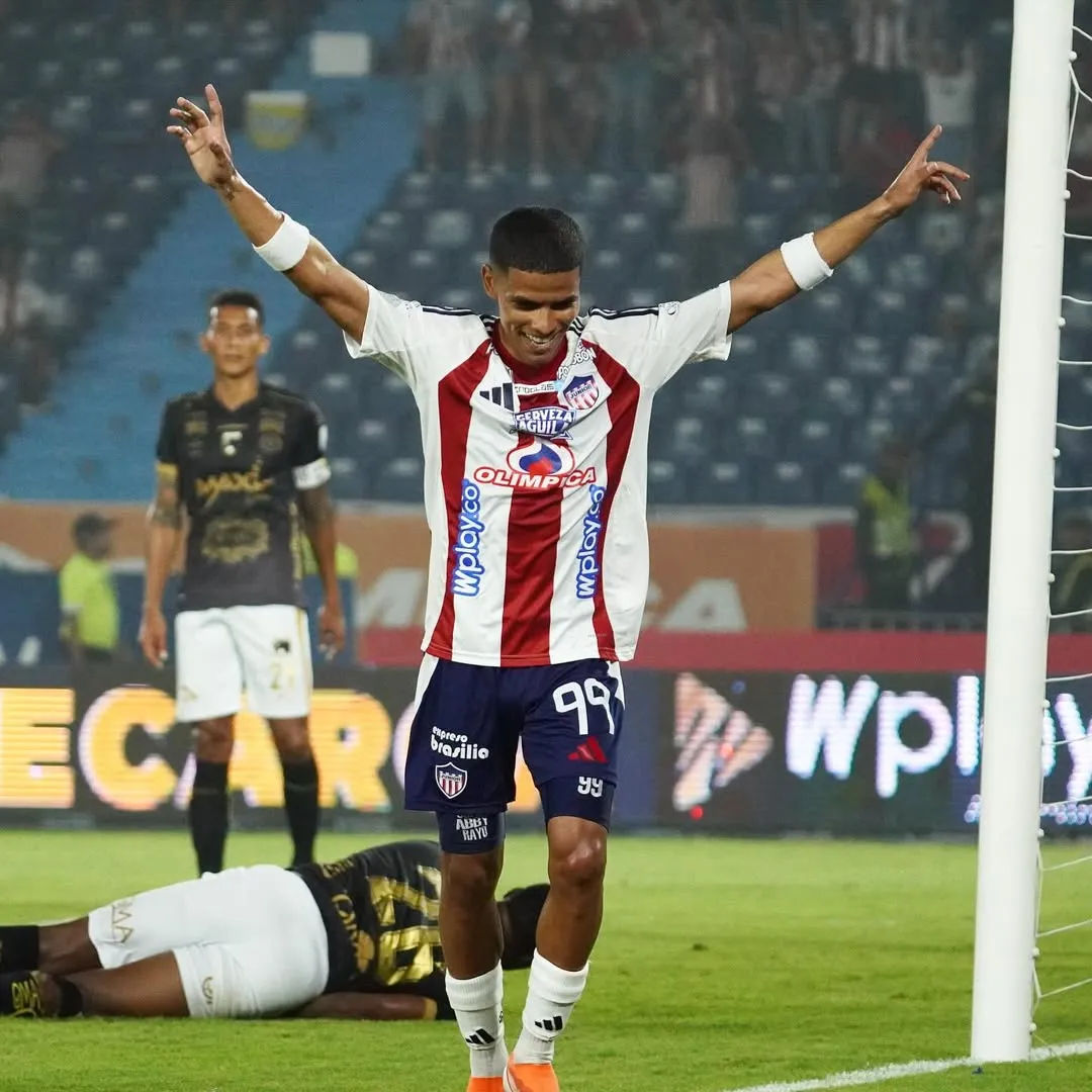 José Enamorado celebra un gol con Junior. (@Joseenamorado10).