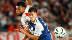 Renzo Giampaoli enfrentando a River con Gimnasia.