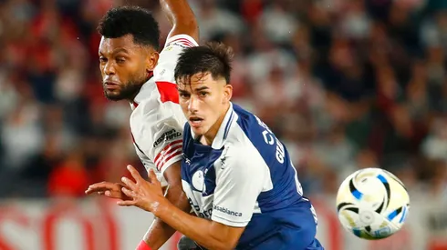 Renzo Giampaoli enfrentando a River con Gimnasia.