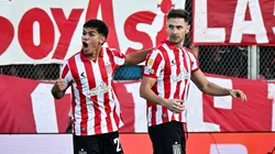 Alario festeja su segundo gol ante Platense.