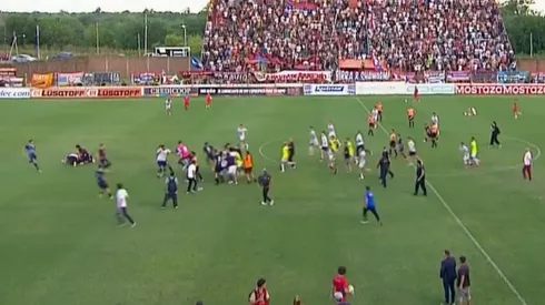 Pelea en Armenio vs. Acassuso.