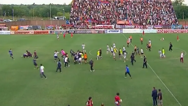 Pelea en Armenio vs. Acassuso.