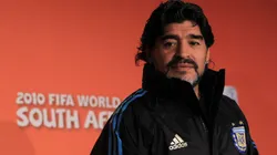 Dani Alves, de los mayores críticos de Diego Maradona, está estudiando para entrenador en la Escuela Menotti - Maradona.