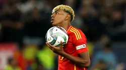 Luces y sombras para el crack del Barcelona con la Selección de España.