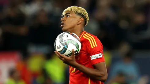 Luces y sombras para el crack del Barcelona con la Selección de España.