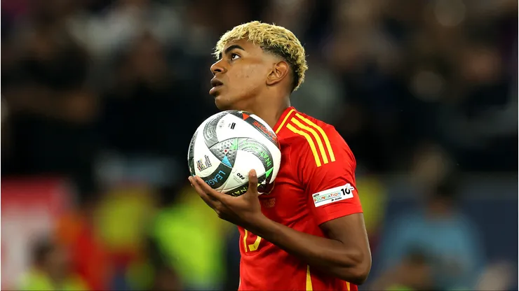 Luces y sombras para el crack del Barcelona con la Selección de España.