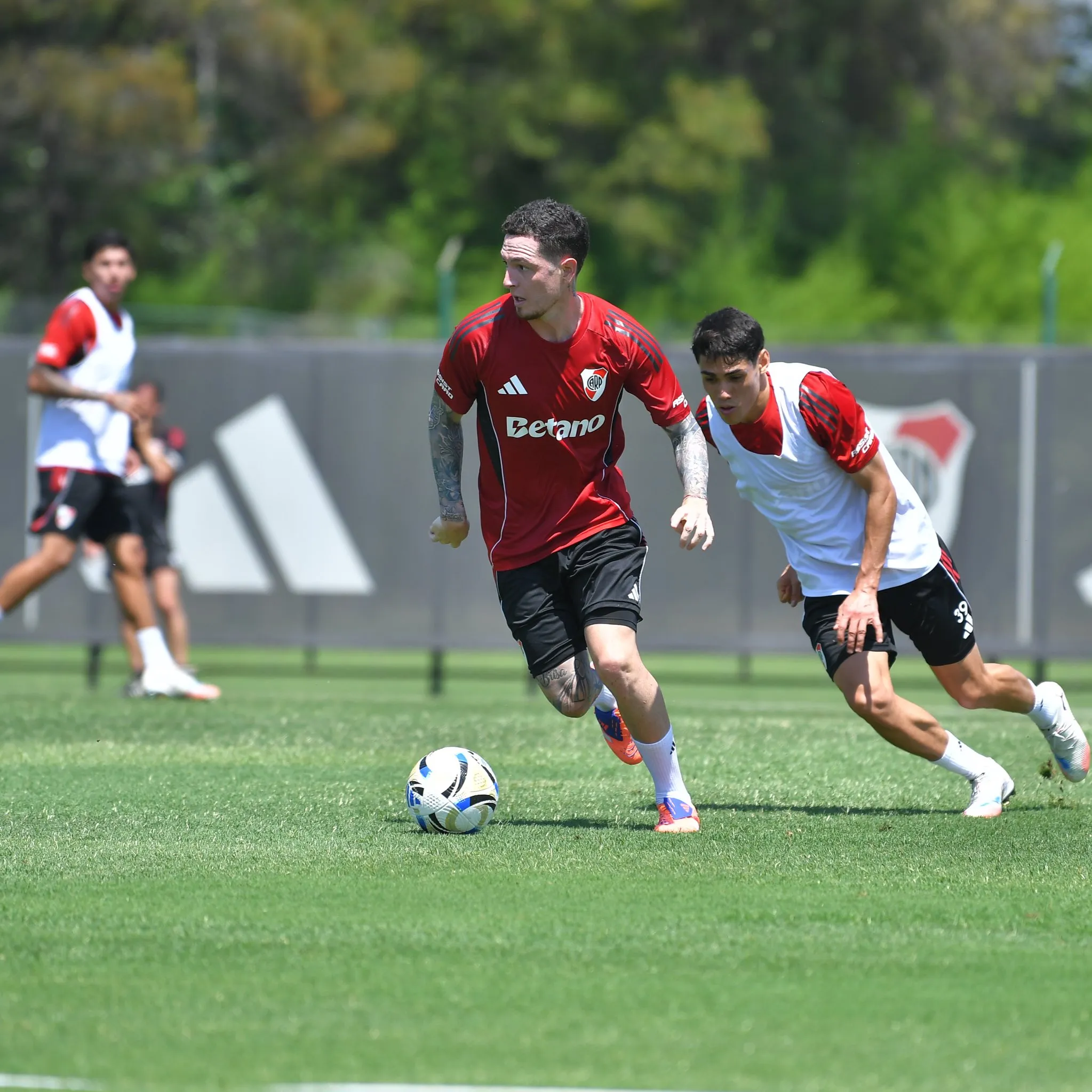 Aníbal Moreno ya se sumó a los trabajos de pretemporada. (River en X).