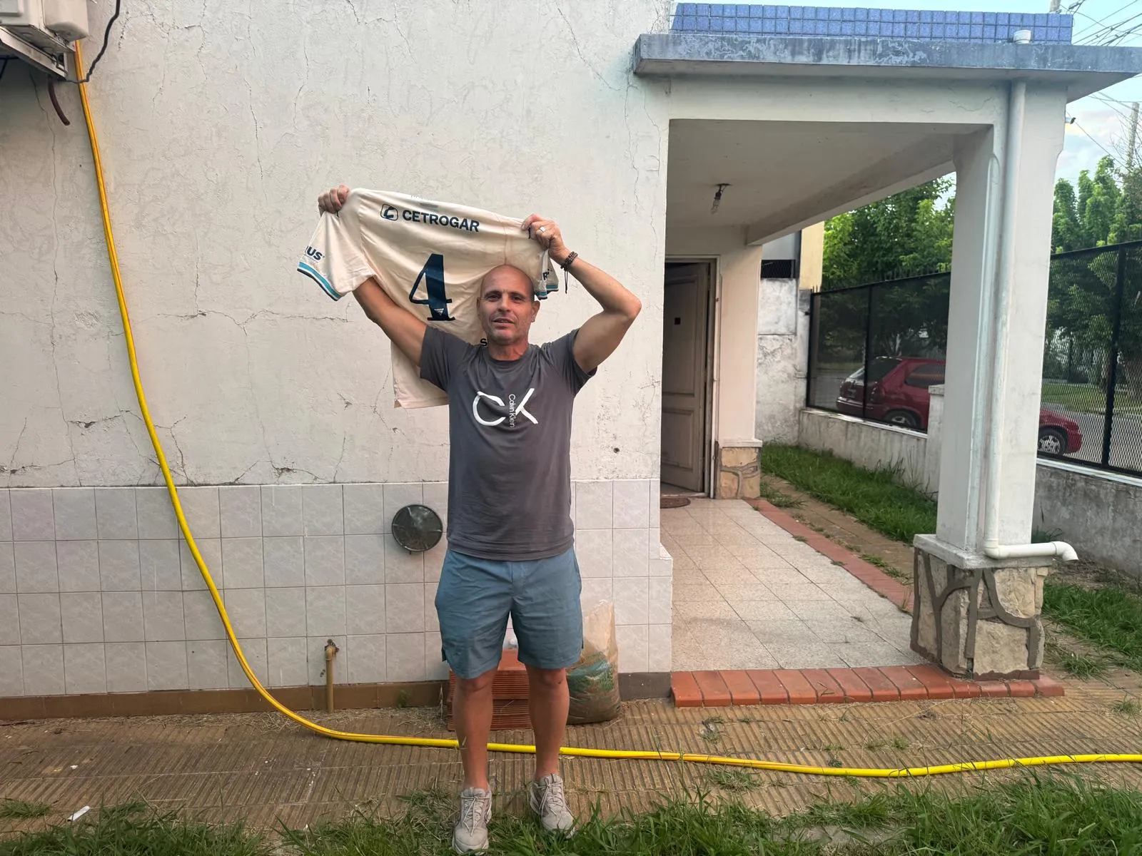 Pelotín con la casaca de la Academia. (Foto: Gentileza Martín Vitali).