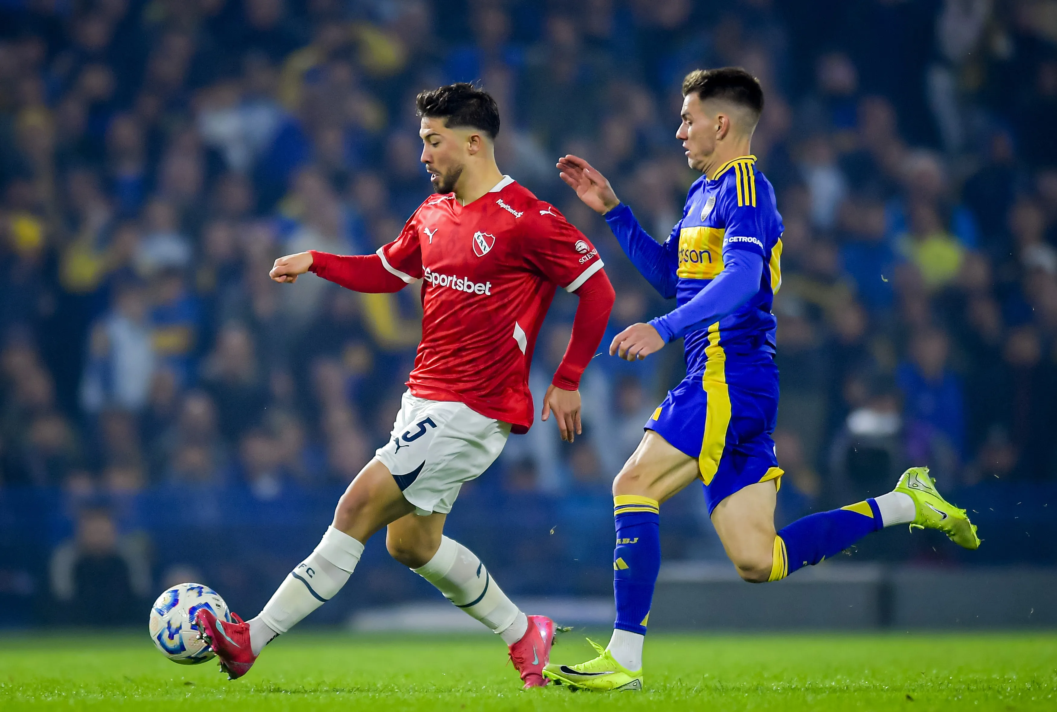 Felipe Loyola luciendo la camiseta de Independiente. (Marcelo Endelli/Getty Images)