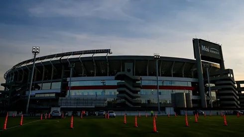 El Monumental pasará a tener techo