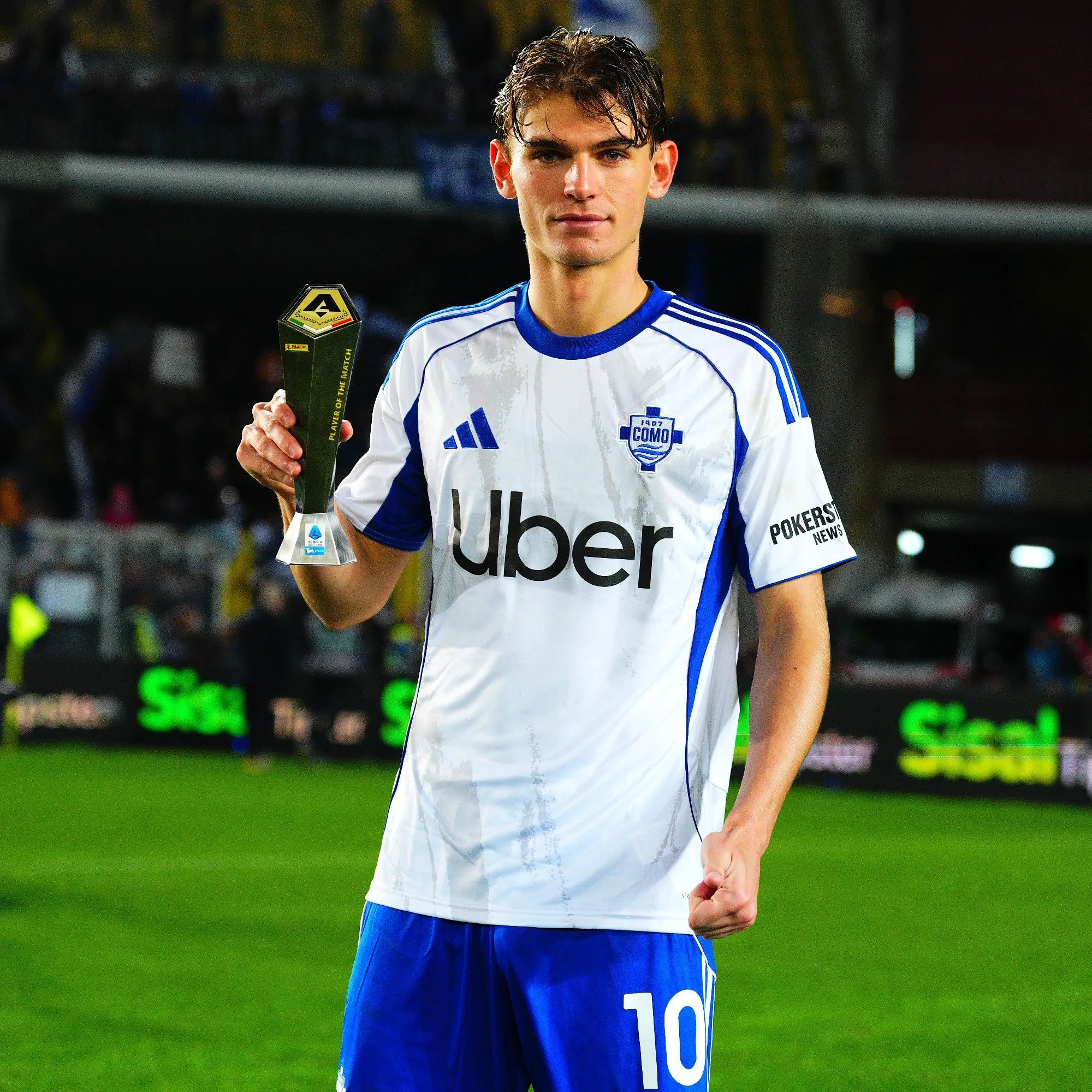 Nico Paz no para de recibir premios en Italia por su rendimiento. (X/Serie A)