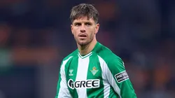 El argentino tiene contrato con Betis hasta 2028.