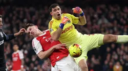 Dibu Martínez, arquero de Aston Villa.