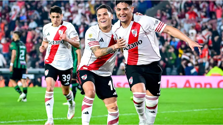 Maxi Salas celebrando su gol ante San Martín de San Juan.