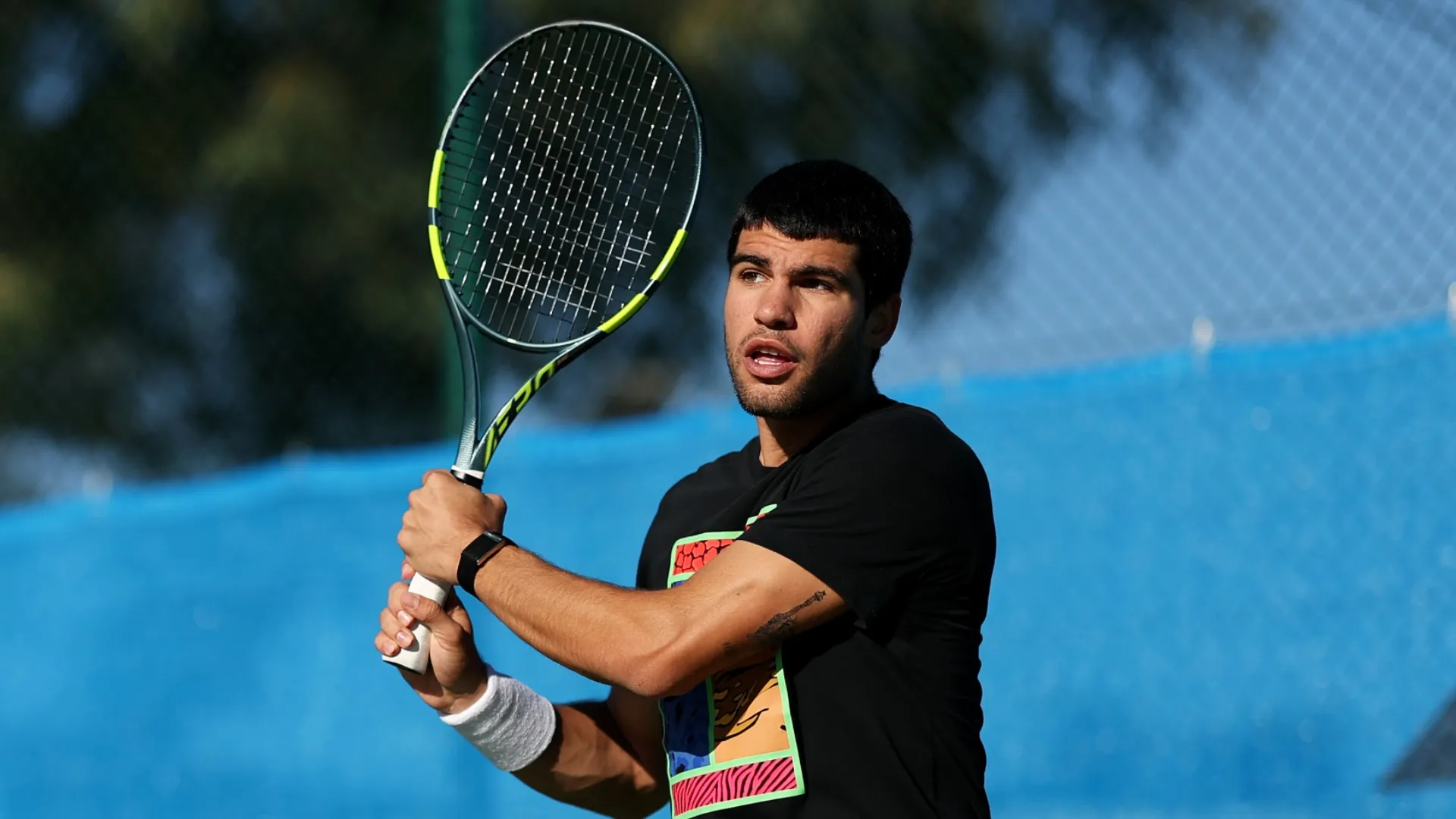 Carlos Alcaraz se prepara para el primer Grand Slam del año. (Foto: Getty).