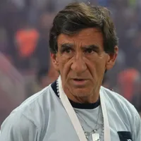 Costas quiere sumar un lateral derecho tras los arribos de Carboni y Miljevic