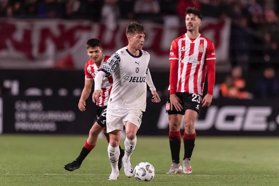 Federico Vera, con la camiseta de Independiente.