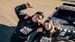 El bombero voluntario que compite en el Rally Dakar 2026 junto a una compañera neerlandesa dueña de un viñedo en Sudáfrica