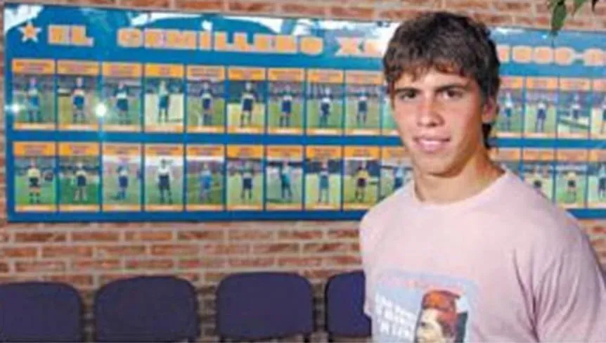 Emiliano Insúa en su paso por las inferiores de Boca (@ReservaBocaJrs).