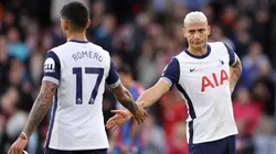 Richarlison respaldó a Cristian Romero que apuntó contra los directivos luego de la derrota del Tottenham con el Bournemouth.