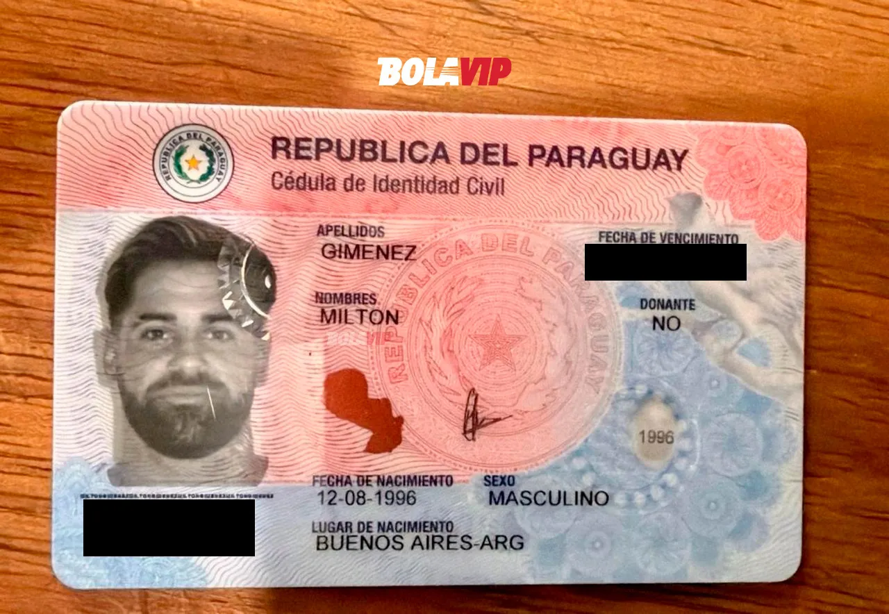 Milton Giménez recibió el documento paraguayo.