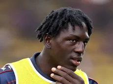 Tiene solo 16 años, jugó para dos selecciones diferentes en 2025 y reforzará al Aston Villa de Dibu Martínez