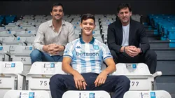 Valentín Carboni fue presentado en Racing.