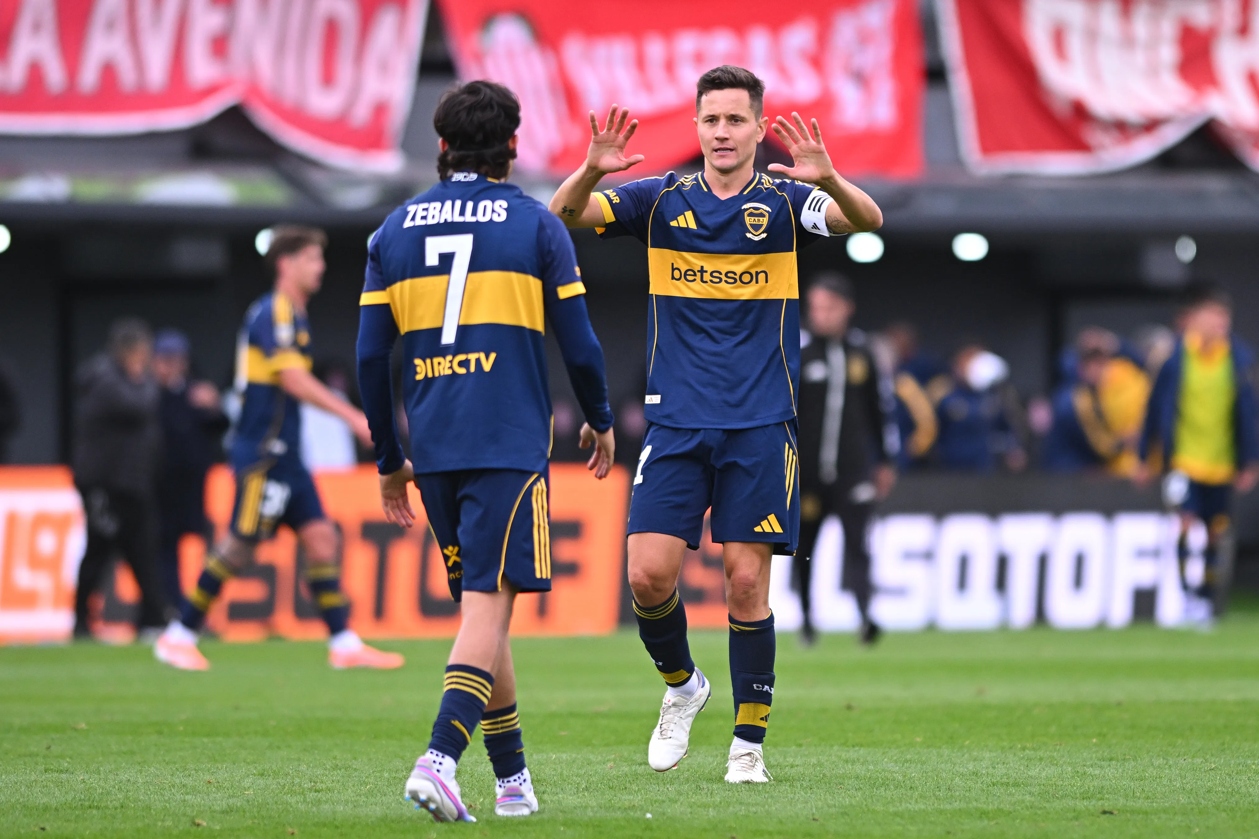 Exequiel Zeballos y Ander Herrera, futbolistas de Boca. (Getty Images)