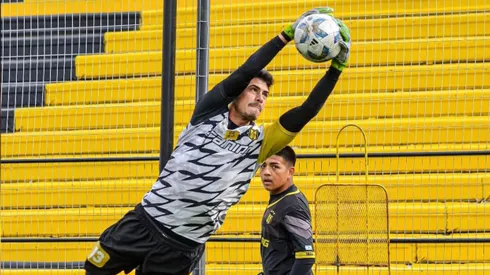 Drama en el fútbol argentino: un arquero de la Primera Nacional sufrió un paro cardiorrespiratorio