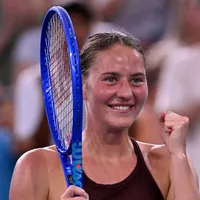 Soñaba casarse con Djokovic, la compararon con Martina Hingis, arrancó el año demoliendo gigantes y ahora va por Sabalenka