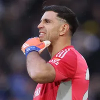 Por qué no ataja Dibu Martínez hoy en Aston Villa vs. Tottenham por la FA Cup