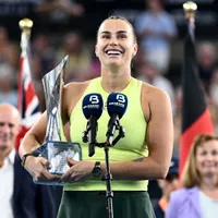 El incómodo momento entre Sabalenka y Kostyuk tras la final del WTA de Brisbane: “Dolor en el corazón”