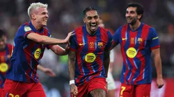 Raphinha festeja su doblete ante Real Madrid.