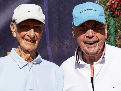 102 vs. 97 años: con marcapasos, caderas y rodillas nuevas, el partido oficial que rompió récords en el tenis