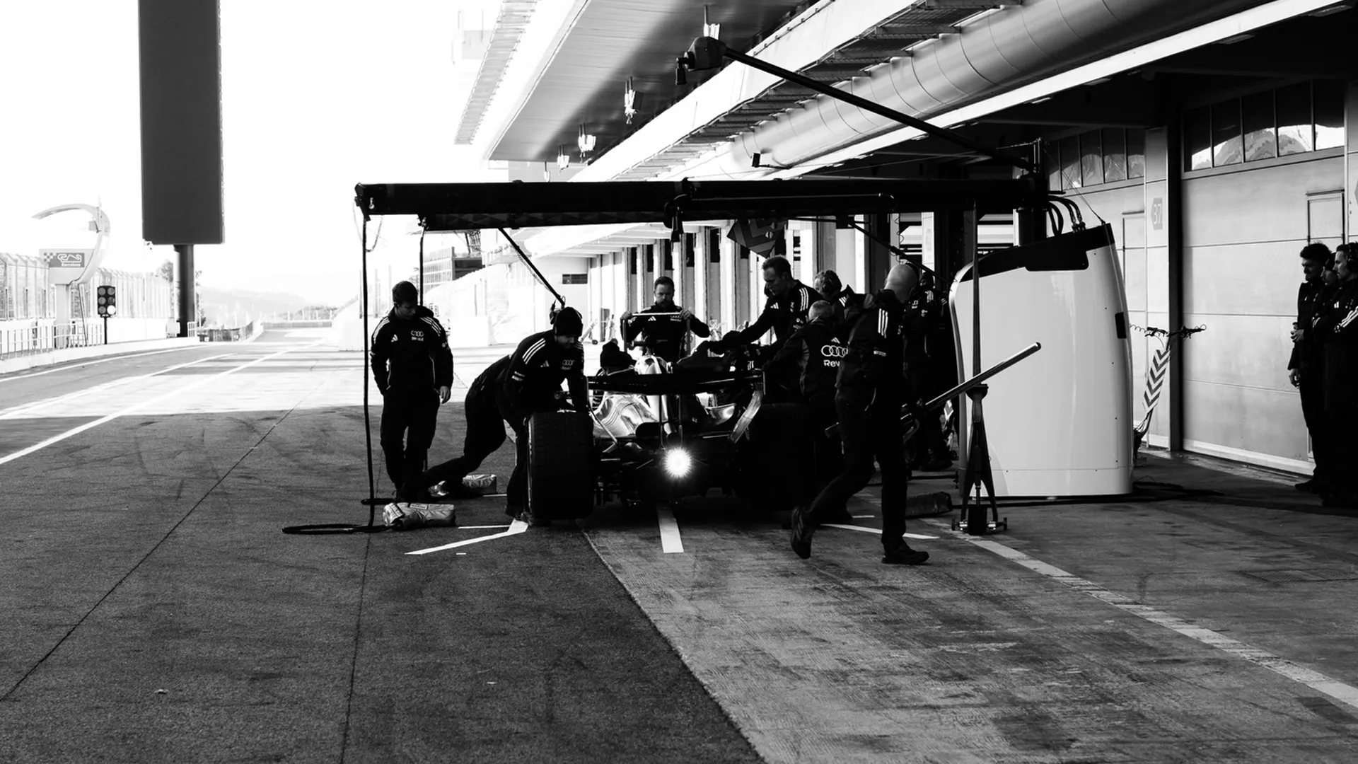 Audi compartió algunas imágenes del shakedown, aunque aún no pueden mostrar mucho. (IG/audif1)