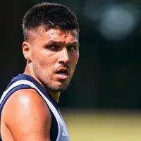 Surinam nacionaliza a un titular de la Premier League a dos meses de enfrentar a Bolivia en el repechaje del Mundial 2026