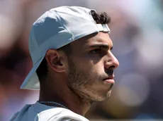 Cerúndolo ganaba el partido, discutió con su entrenador y terminó perdiendo ante Munar en la previa del Abierto de Australia