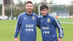 Luciano Vera junto a Lionel Messi en la Selección Argentina.