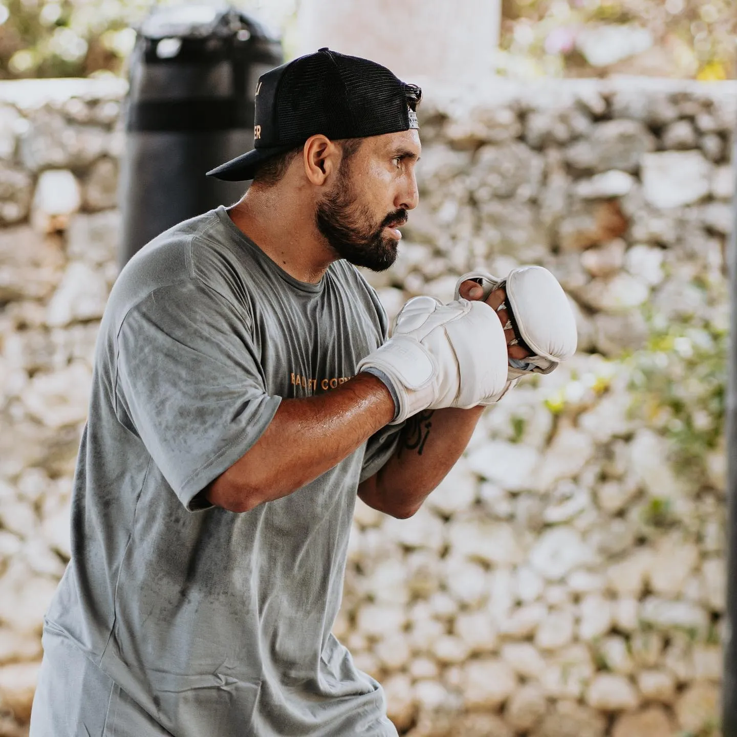 Castaño en su gimnasio especializado en artes marciales mixtas. Foto Instagram.