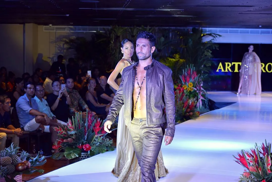 Fútbol, modelaje y artes marciales mixtas. Foto archivo.