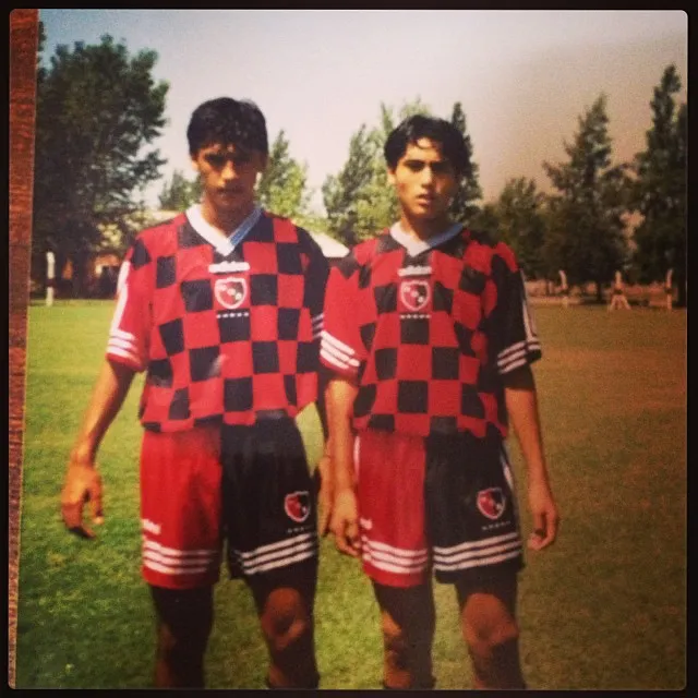 Castaño y una vieja foto en Newell’s. Foto archivo.
