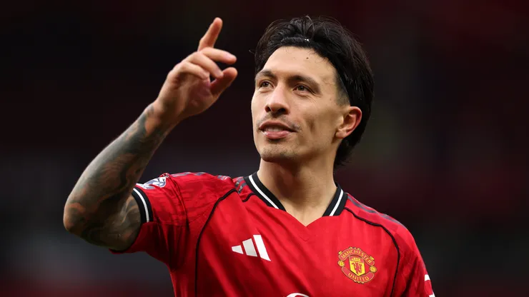 El defensor argentino fue figura en Old Trafford ante el City.