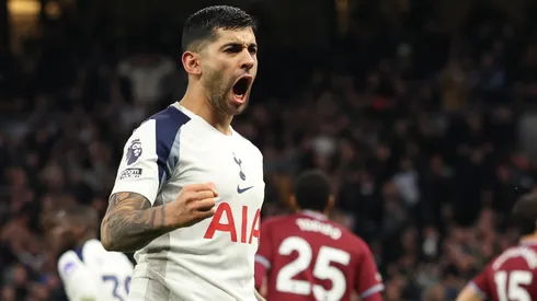 Golazo de cabeza del Cuti Romero para el 1-1 de Tottenham
