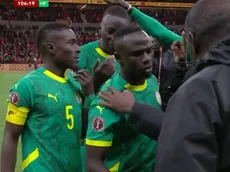Escándalo en la final de la Copa Africana: Senegal abandonó el campo de juego ante Marruecos por un polémico arbitraje