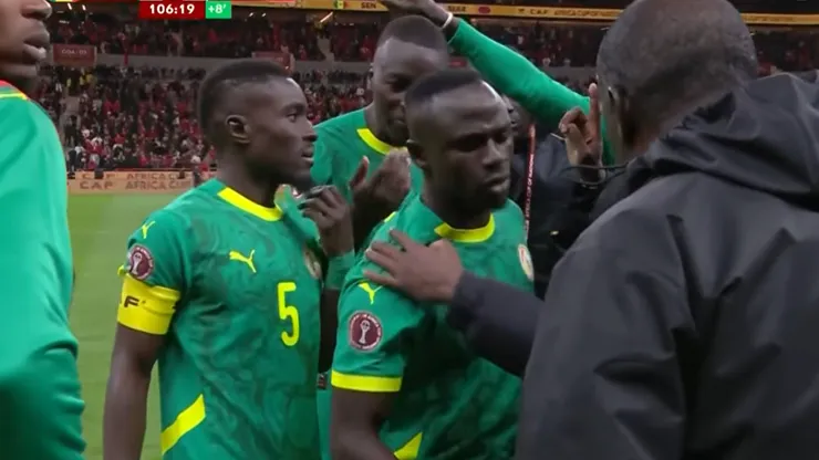 Senegal abandonó el campo de juego ante Marruecos en la final de la Copa Africana.