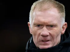 Paul Scholes redobló la apuesta contra Lisandro Martínez: "Le mandé mi número"