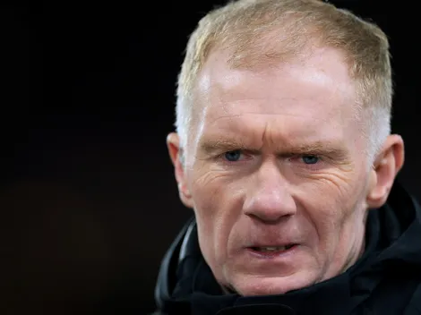 Paul Scholes redobló la apuesta contra Lisandro Martínez: "Le mandé mi número"
