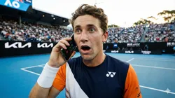 Casper Ruud disputa el Abierto de Australia.